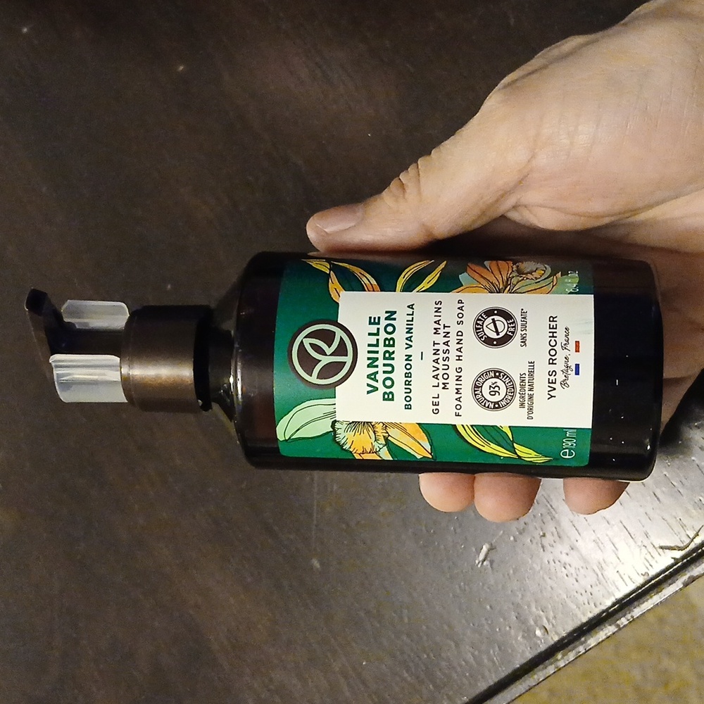 Yves Rocher Foaming Hand Soap - Picture 2 of 3